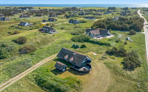 Franciska - 800M from the Sea: Dach, Grundstueck, Hütte, Zuhause, Ländliches Gebiet, Schuppen, Abstellgleis, Gartenbauten, Blockhaus, Hütte
