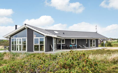 Luzia - 1.2Km from the Sea: Haus, Dach, Zuhause, Hütte, Schuppen, Gartenbauten, Abstellgleis, Garten, Blockhaus, Hütte