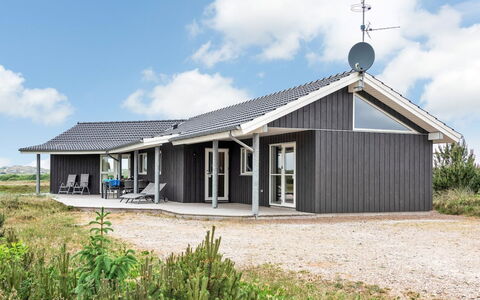 Luzia - 1.2Km from the Sea: Haus, Dach, Zuhause, Hütte, Schuppen, Gartenbauten, Abstellgleis, Garten, Blockhaus, Hütte