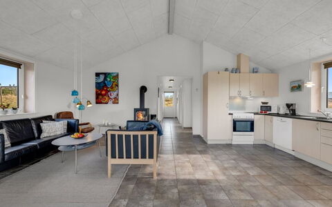 Hawarth - 300M to the Fjord: Flooring, Fussboden, Interior Design, Decke, Zimmer, Wohnzimmer, Light Fixture, Hartholz, Fliese