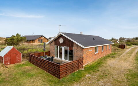 Hawarth - 300M to the Fjord: Strauch, Urban Design, Ground, Backstein, Wohnung, Estate, Mauerwerk, Balkon, Landscaping