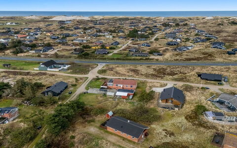 Hawarth - 300M to the Fjord: Strauch, Urban Design, Ground, Backstein, Wohnung, Estate, Mauerwerk, Balkon, Landscaping