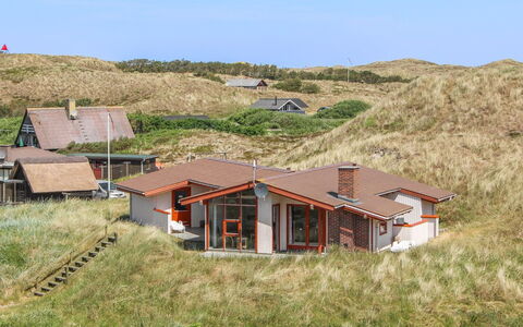 Jorma - 250M to the Fjord: Gras, Haus, Dach, Zuhause, Hütte, Strauch, Grundstueck, Ländliches Gebiet, Bauernhaus, Ground