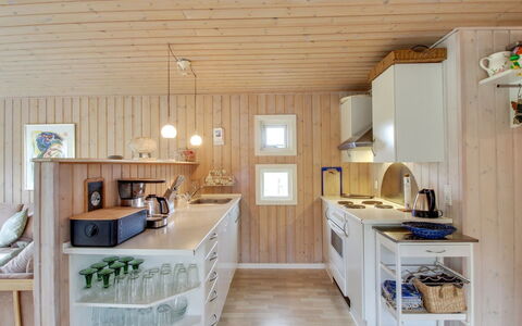 Elmeri - from the Sea: Küche, Holz, Interior Design, Countertop, Möbel, Küchengerät, Flooring, Major Appliance, Decke, Cabinetry