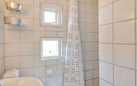 Elmeri - from the Sea: Wand, Flooring, Interior Design, Fussboden, Armatur, Badezimmer, Decke, Beleuchtung, Zimmer, Installation