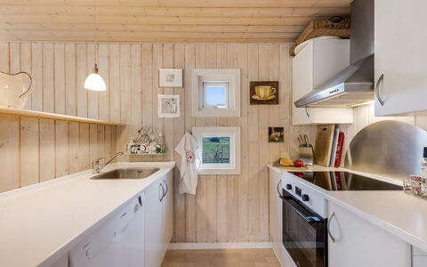 Elmeri - from the Sea: Holz, Küche, Interior Design, Flooring, Countertop, Decke, Küchengerät, Möbel, Fussboden, Beleuchtung