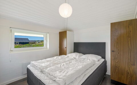 Jænis - from the Sea: Holz, Decke, Schlafzimmer, Fussboden, Interior Design, Flooring, Bett, Bedding, Bettdecke, Bettrahmen