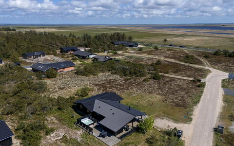 Brunkil - 500M from the Sea: Haus, Dach, Zuhause, Hütte, Schuppen, Gartenbauten, Abstellgleis, Garten, Blockhaus, Hütte