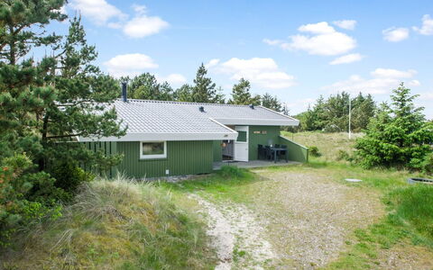 Tjordis - 600M to the Fjord: Gras, Haus, Dach, Zuhause, Hütte, Strauch, Grundstueck, Ländliches Gebiet, Bauernhaus, Ground