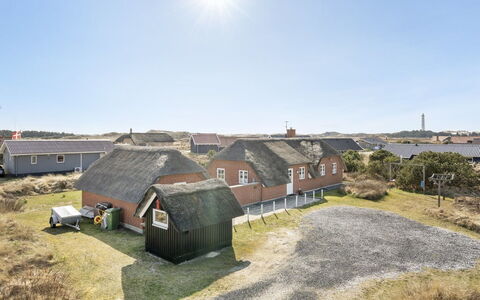 Lavina - 950M from the Sea: Haus, Dach, Zuhause, Hütte, Schuppen, Gartenbauten, Abstellgleis, Garten, Blockhaus, Hütte