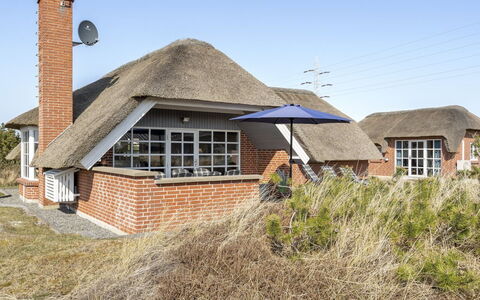 Lavina - 950M from the Sea: Haus, Dach, Zuhause, Hütte, Schuppen, Gartenbauten, Abstellgleis, Garten, Blockhaus, Hütte