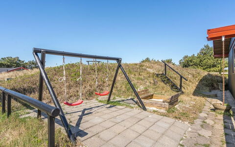 Eljene - 750M from the Sea: Haus, Dach, Zuhause, Hütte, Schuppen, Gartenbauten, Abstellgleis, Garten, Blockhaus, Hütte
