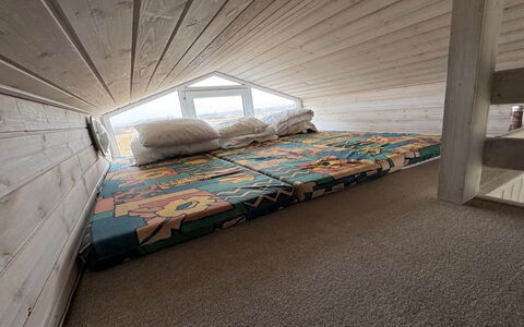 Galmand - 300M from the Sea: Möbel, Holz, Interior Design, Flooring, Fussboden, Stuhl, Zimmer, Decke, Wohnzimmer, Wohnung