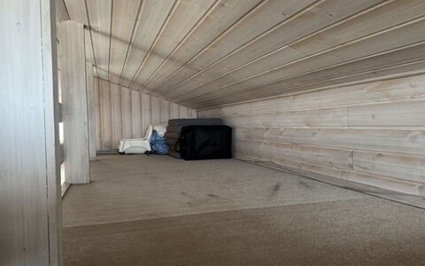 Galmand - 300M from the Sea: Möbel, Holz, Interior Design, Flooring, Fussboden, Stuhl, Zimmer, Decke, Wohnzimmer, Wohnung