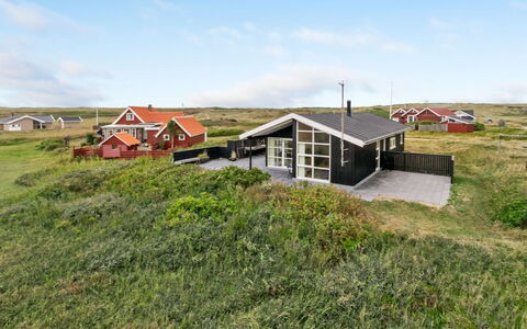 Arni - 150M from the Sea: Haus, Dach, Zuhause, Hütte, Schuppen, Gartenbauten, Abstellgleis, Garten, Blockhaus, Hütte