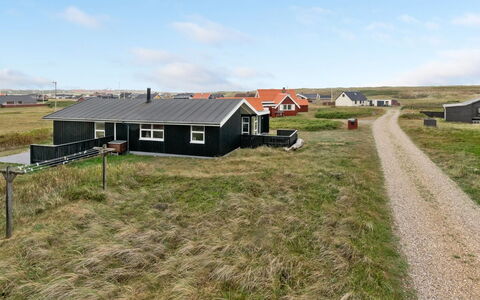 Arni - 150M from the Sea: Haus, Dach, Zuhause, Hütte, Schuppen, Gartenbauten, Abstellgleis, Garten, Blockhaus, Hütte