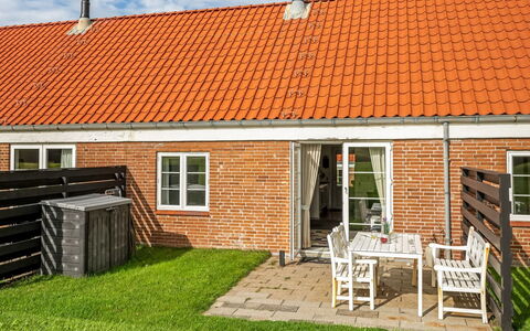 Smeralda - 200M from the Sea: Haus, Dach, Zuhause, Hütte, Schuppen, Gartenbauten, Abstellgleis, Garten, Blockhaus, Hütte