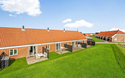 Smeralda - 200M from the Sea: Haus, Dach, Zuhause, Hütte, Schuppen, Gartenbauten, Abstellgleis, Garten, Blockhaus, Hütte