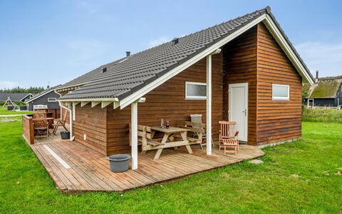 Erland - 500M from the Sea: Möbel, Interior Design, Stuhl, Flooring, Tabelle, Resort, Fussboden, Decke, Zimmer, Eco Hotel