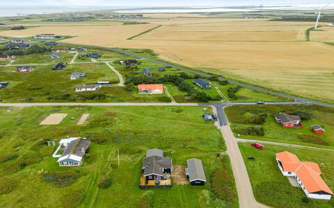 Viveka - 500M from the Sea: Einfach, Landschaft, Ökoregion, Grundstueck, Wiese, Haus, Ländliches Gebiet, Feld, Dorf, Luftaufnahmen