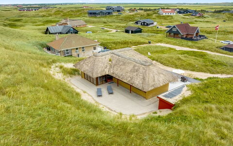 Zora - 100M from the Sea: Holz, Haus, Hütte, Zuhause, Dach, Ländliches Gebiet, Abstellgleis, Blockhaus, Gartenbauten, Hartholz