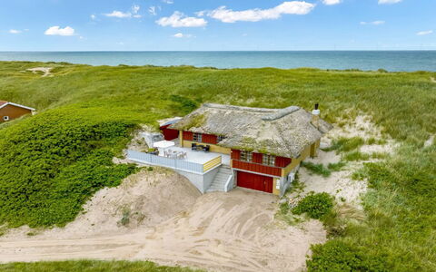Zora - 100M from the Sea: Holz, Haus, Hütte, Zuhause, Dach, Ländliches Gebiet, Abstellgleis, Blockhaus, Gartenbauten, Hartholz