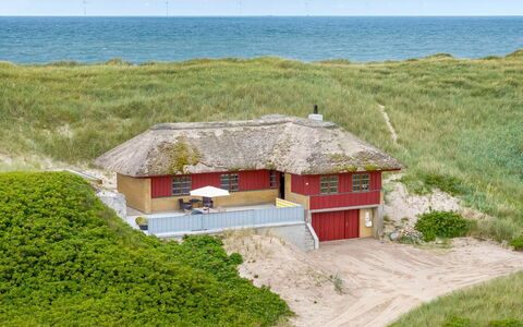 Zora - 100M from the Sea: Holz, Haus, Hütte, Zuhause, Dach, Ländliches Gebiet, Abstellgleis, Blockhaus, Gartenbauten, Hartholz