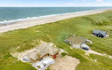Zora - 100M from the Sea: Holz, Haus, Hütte, Zuhause, Dach, Ländliches Gebiet, Abstellgleis, Blockhaus, Gartenbauten, Hartholz