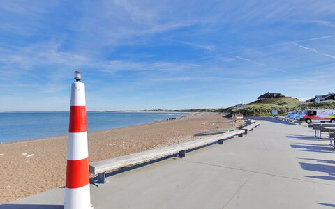 Usko - 250M from the Sea: Strauch, Urban Design, Ground, Backstein, Wohnung, Estate, Mauerwerk, Balkon, Landscaping