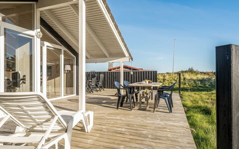 Horsten - 350M from the Sea: Holz, Die Architektur, Dach, Zuhause, Hütte, Deck, Planke, Schatten, Hartholz, Veranda