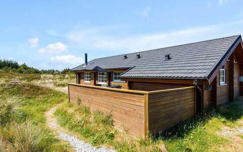 Eggerich - 900M from the Sea: Strauch, Urban Design, Ground, Backstein, Wohnung, Estate, Mauerwerk, Balkon, Landscaping