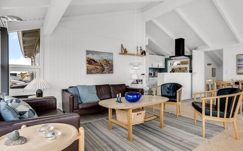 Laurentius - 300M from the Sea