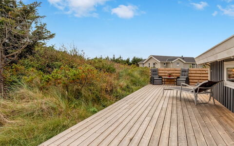 Laurentius - 300M from the Sea