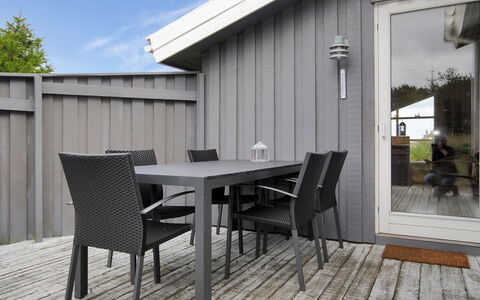 Dode - 225M from the Sea: Möbel, Interior Design, Stuhl, Flooring, Tabelle, Resort, Fussboden, Decke, Zimmer, Eco Hotel