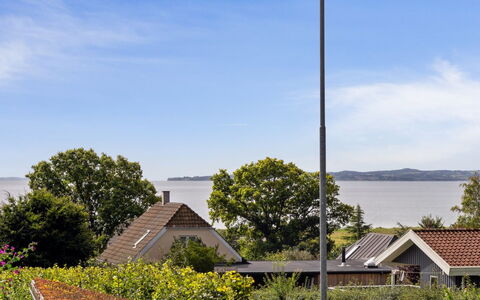 Øgoti - 250M from the Sea: Dachdecken, Hütte, Haus, Dach, Zuhause, Bauernhaus, Hütte, Estate, Dorf