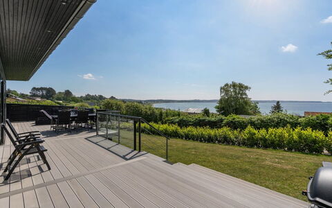 Jadara - 200M from the Sea: Dach, Haus, Zuhause, Hütte, Abstellgleis, Estate, Auffahrt, Gartenbauten, Garten, Schuppen