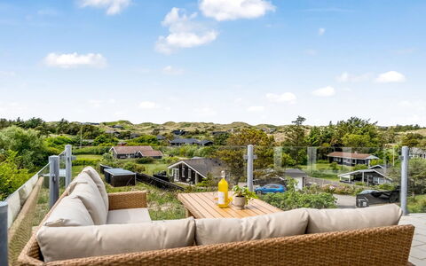 Skamhals - 700M from the Sea: Strauch, Urban Design, Ground, Backstein, Wohnung, Estate, Mauerwerk, Balkon, Landscaping