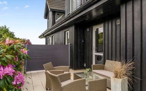 Skamhals - 700M from the Sea: Strauch, Urban Design, Ground, Backstein, Wohnung, Estate, Mauerwerk, Balkon, Landscaping