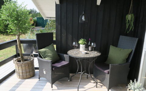Elayne - 3Km from the Sea: Dach, Hütte, Zuhause, Schatten, Abstellgleis, Bauernhaus, Veranda, Outdoor Struktur, Gartenbauten