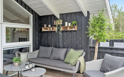 Elayne - 3Km from the Sea