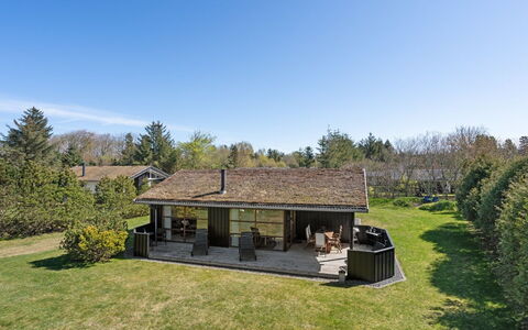 Jelin - 2.5Km from the Sea: Dach, Haus, Zuhause, Hütte, Abstellgleis, Estate, Auffahrt, Gartenbauten, Garten, Schuppen