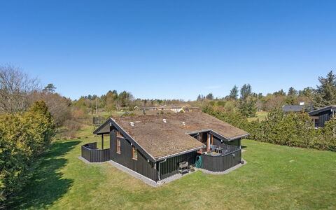 Jelin - 2.5Km from the Sea: Dach, Haus, Zuhause, Hütte, Abstellgleis, Estate, Auffahrt, Gartenbauten, Garten, Schuppen