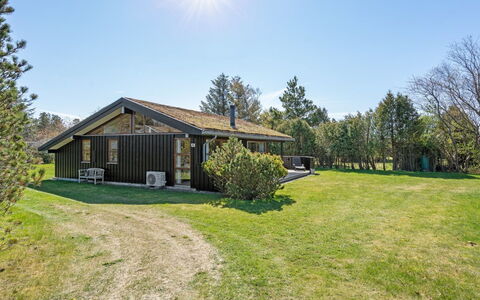 Jelin - 2.5Km from the Sea: Dach, Haus, Zuhause, Hütte, Abstellgleis, Estate, Auffahrt, Gartenbauten, Garten, Schuppen