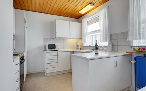 Otte - 500M from the Sea: Küche, Flooring, Fussboden, Holz, Interior Design, Countertop, Major Appliance, Decke, Küchengerät, Cabinetry