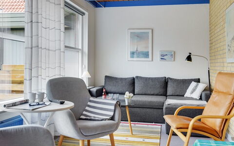 Otte - 500M from the Sea: Möbel, Interior Design, Flooring, Holz, Stuhl, Fussboden, Wohnung, Wohnzimmer, Zimmer, Couch