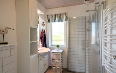 Diuri - 400M from the Sea: Interior Design, Flooring, Fussboden, Zimmer, Decke, Armatur, Installation, Sinken, Fliese, Light Fixture