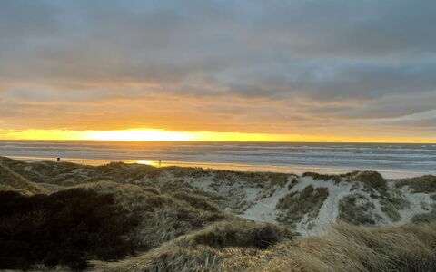 Annaliese - 175M from the Sea: Himmel, Horizont, Wolke, Dämmerung, Sonnenuntergang, Ökoregion, Sonnenaufgang, Landschaft, Afterglow, Strand