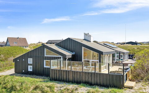 Dijana - 150M from the Sea: Holz, Dach, Die Architektur, Zuhause, Haus, Hütte, Abstellgleis, Hartholz, Steigung, Estate