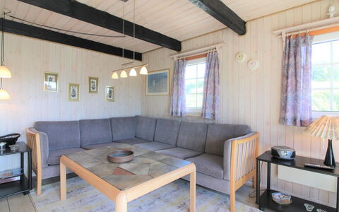 Arita - 250M from the Sea: Wohngebiet, Dach, Vorort, Auffahrt, Estate, Kamin