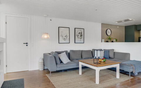Rutha - 45M from the Sea: Interior Design, Möbel, Couch, Flooring, Wand, Fussboden, Wohnzimmer, Holz, Decke, Wohnung